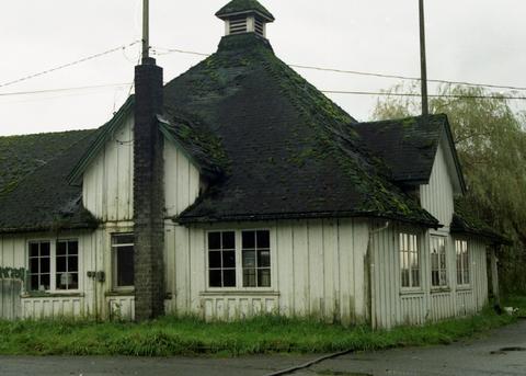 Barn at Minnekhada (City of Coquitlam Archives, F25-008)